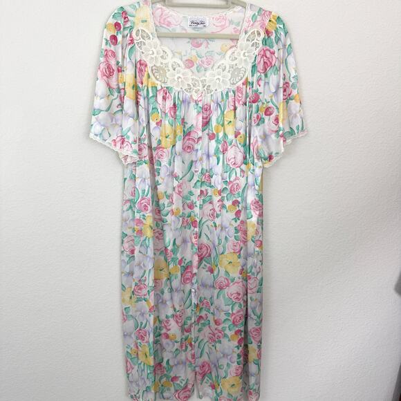 Vanity Fair Women Nightie Nightgown Sz XL Floral Lace Satin Retro Made USA White